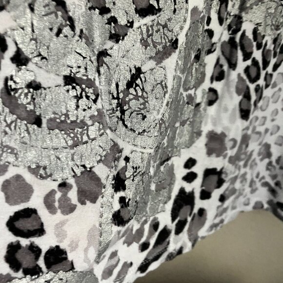 Laura Ashley Gray Leopard Ladies Top - Picture 7 of 8